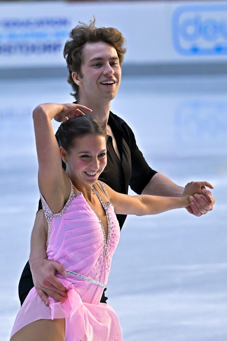 Salzburger Paarläufer Schaller & Mayr in den Top 10 bei der Nebelhorn Trophy in Oberstdorf